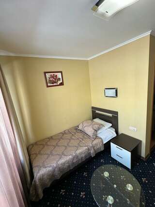 Гостиница Строитель Сыктывкар Номер стандарт с 1 односпальной кроватью-2