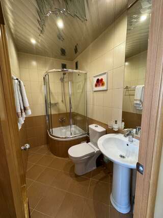 Гостиница Строитель Сыктывкар Номер комфорт с 1 двуспальной кроватью-10