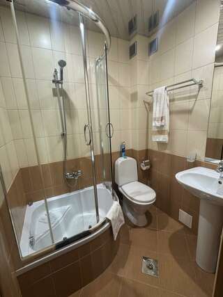 Гостиница Строитель Сыктывкар Номер стандарт с 1 односпальной кроватью-4