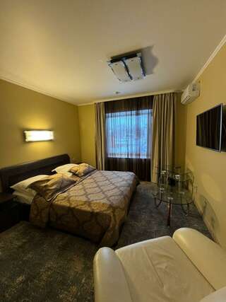 Гостиница Строитель Сыктывкар Номер комфорт с 1 двуспальной кроватью-4