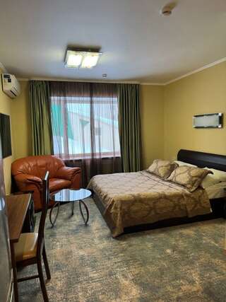 Гостиница Строитель Сыктывкар Номер комфорт улучшенный с 1 двуспальной кроватью-16